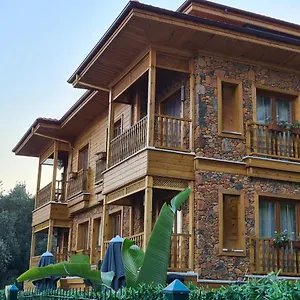 Oda ve Kahvaltı Amber Akyaka